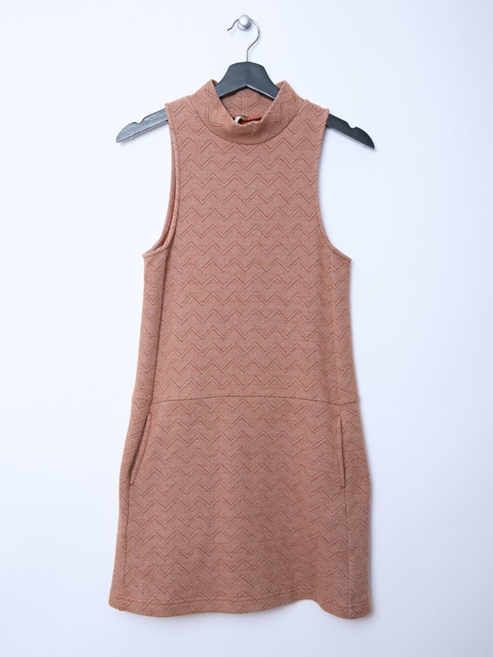 Free People Twiggy A-Line Mock Neck Sleeveless Chevron Rust Small Dress Mod 60s